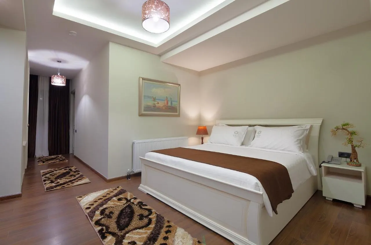 Casta Diva Hotel Korce 4*,
